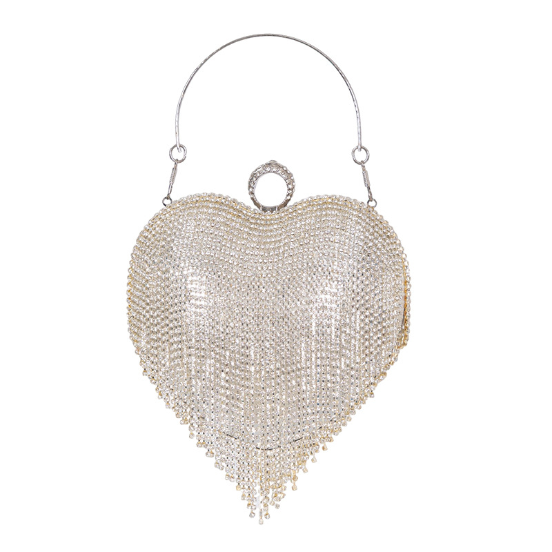 Serata fiabesca transfrontaliera in stile francese con nappe e strass, borsetta a forma di cuore, festa e banchetto alla moda._voghion.com