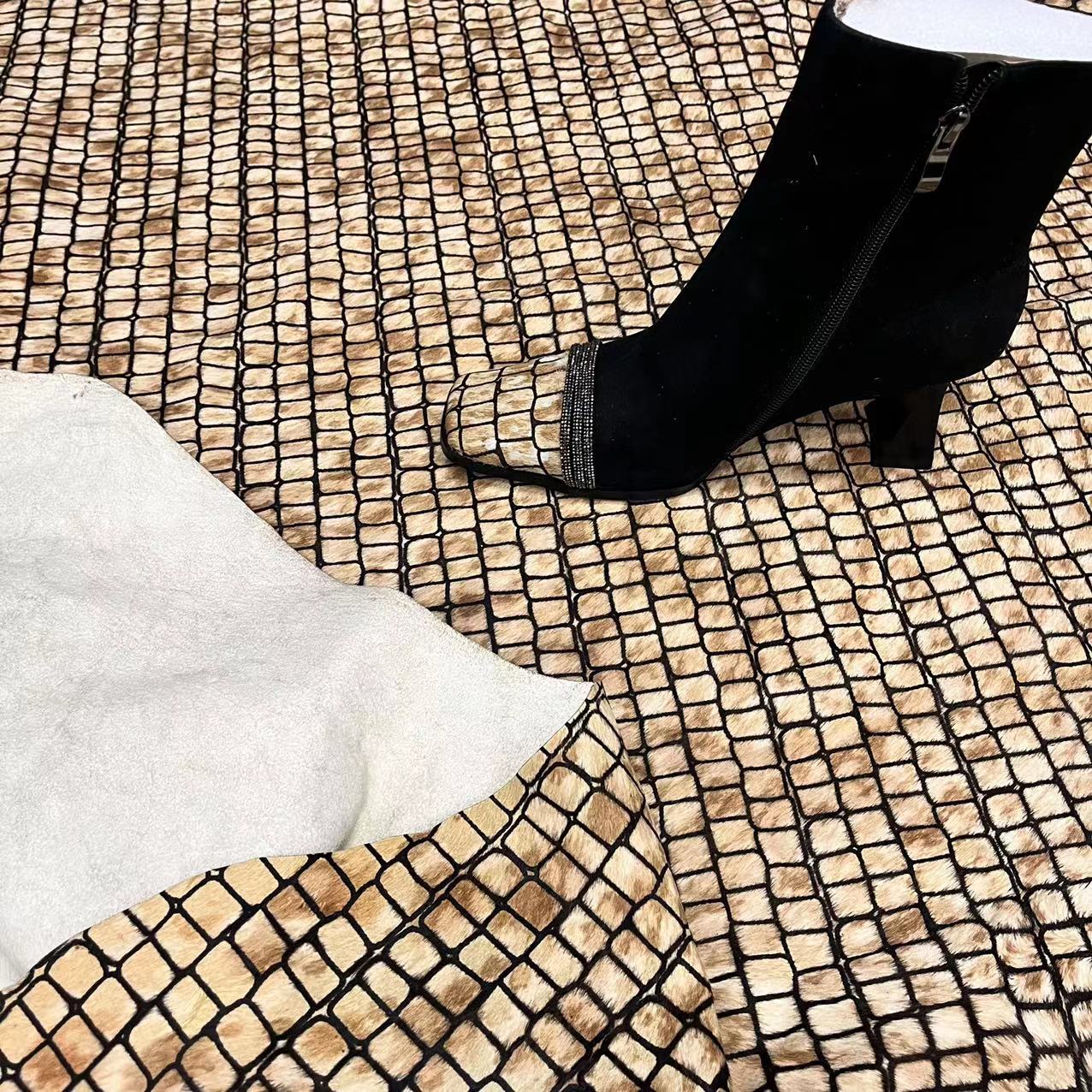 荔枝纹马毛鞋靴皮料头层纯牛皮手工箱包皮毛一体皮料欧美大牌风