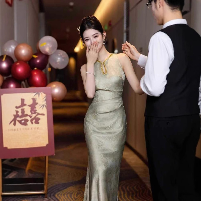 New Chinese Style Neck Cheongsam Engagement Dress Women's 2025 New High-end Green Wedding Morning Gown Bride Toasting Dress New Chinese Style Neck Cheongsam Engagement Dress Women's 2025 New High-end Green Wedding Morning Gown Bride Toasting Dress