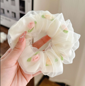 Pequeño fresco estilo retro flor triturada anillo de cabello adornamiento de cabello de niña corazón de cola de caballo intestino anillo de cabello temperamento encaje tocado