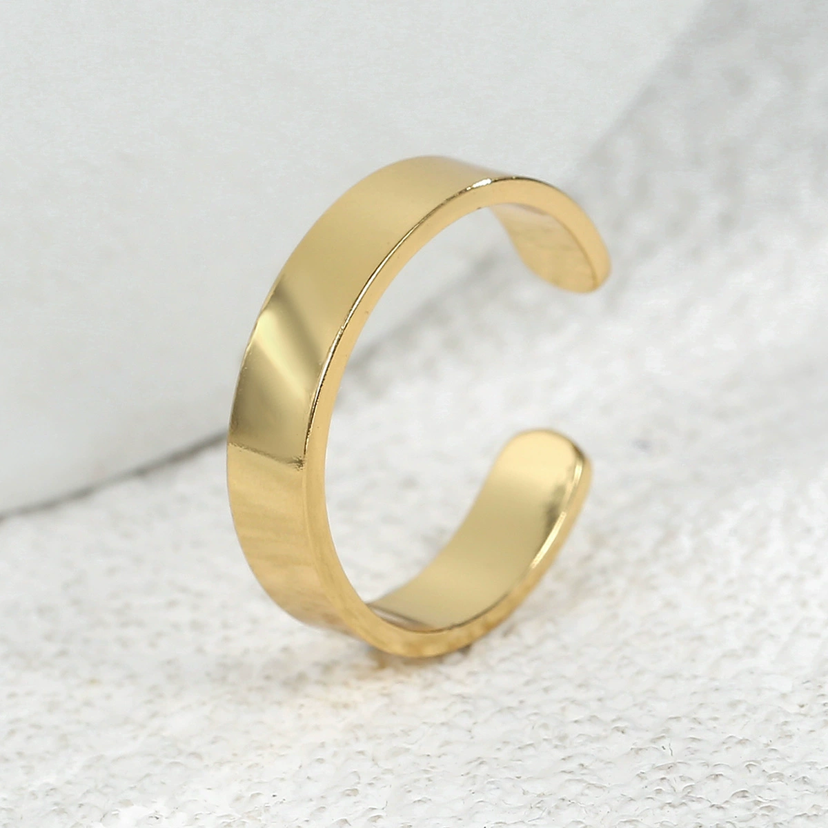 CYR0288 Простой Sub -Noodle Living Light Ring Ring Европа и США Популярный Ferred Г-Geometric пары кросс-бордер