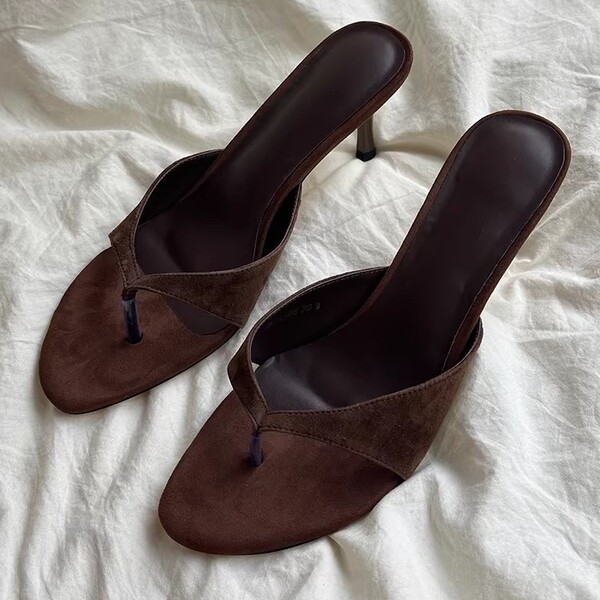 Casual retro suede flip flops made of sheepskin leather