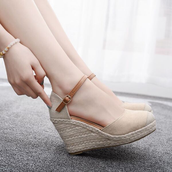 Sandals wedge heel