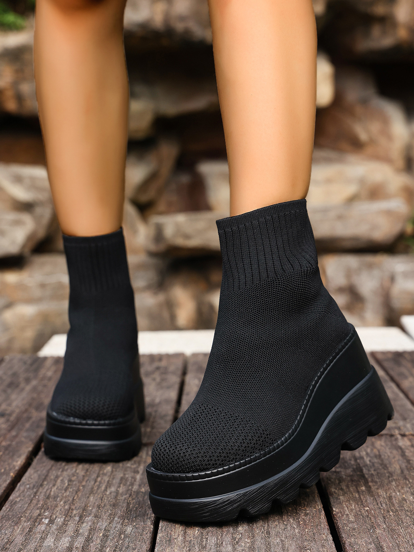 Botines cowboy mujer con cuña y plataforma estilo slip-on_voghion.com
