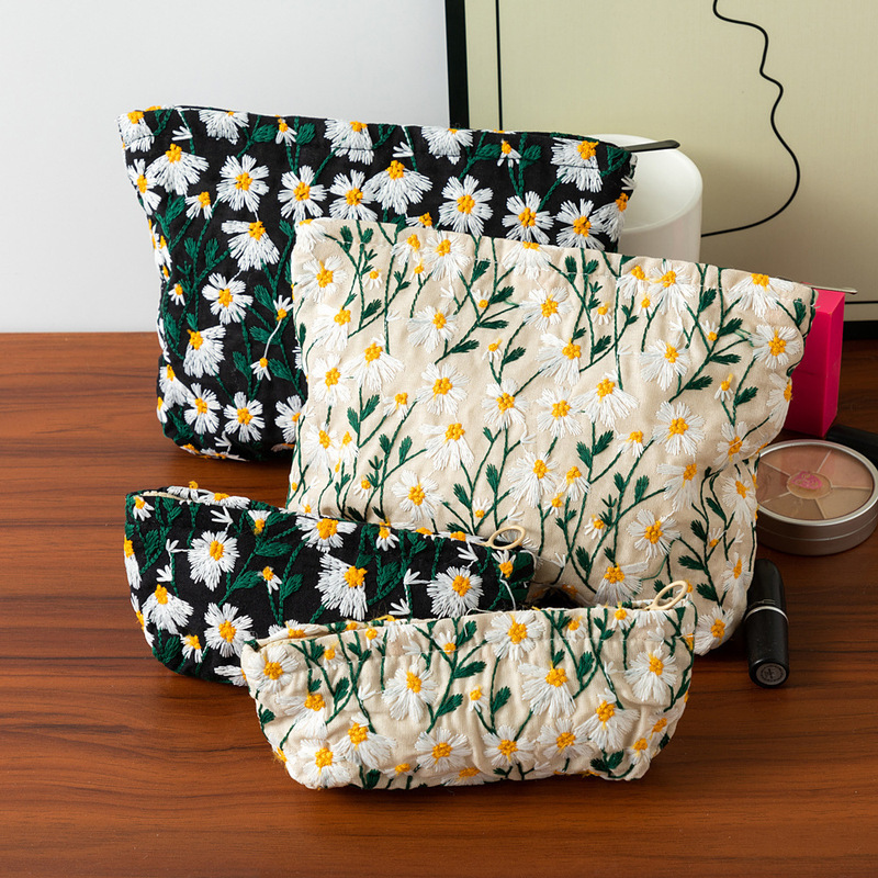 クロスボーダー小清新刺繍デイジー花洗面化粧バッグ女性シンプル携帯筆袋大容量日系文芸|undefined