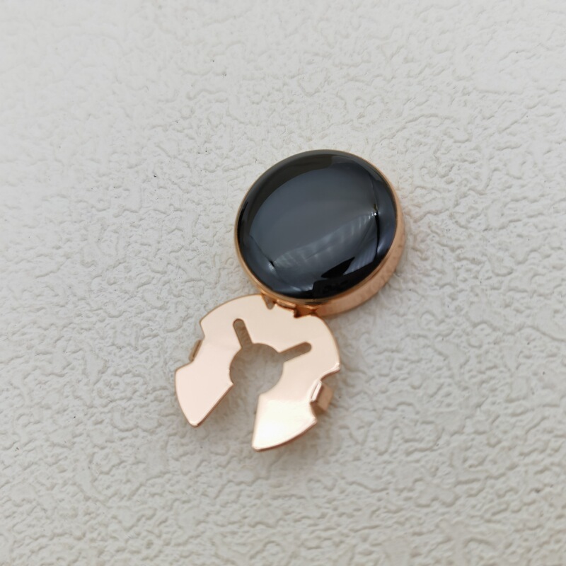 優雅な円形の男性のシャツのカフスは金銀の4色のカフスの普通のボタンの部品の金属のカフスの男性のアクセサリを掛けます。|undefined