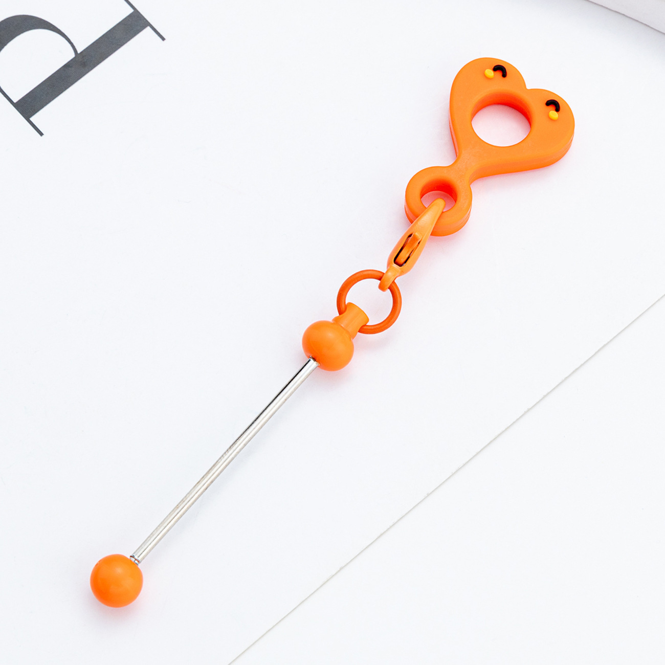 Amor transfronterizo cara sonriente diy cuentas colgante de paja de silicona para 8 - 10mm colgante decorativo de paja de silicona