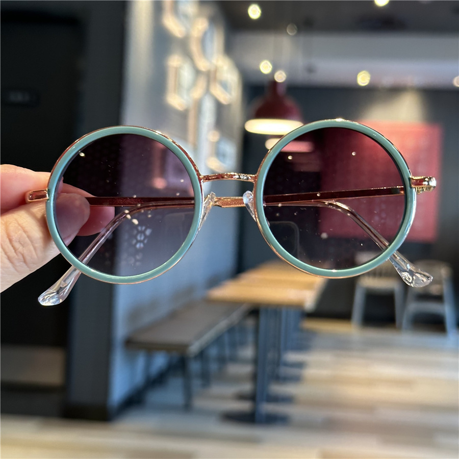 レトロな円枠子供サングラス男女宝写真凹形ファッションサングラス潮クール旅行日焼け止めサングラス