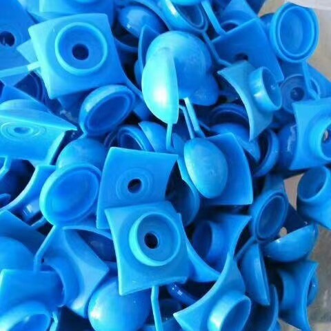 厂家供应通用塑料防水帽自产自销标准料马鞍扣