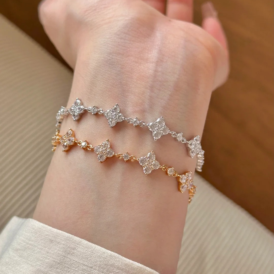 New Entry Light Luxury Ins Flash 8 Flower Four-leaf Clover Pull Bracelet Fashion All-match Four-leaf Flower High Carbon Diamond Bracelet for Women