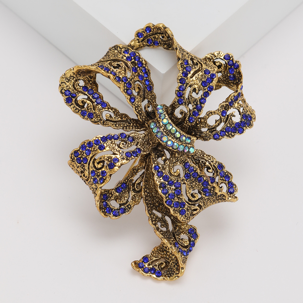 Lady Bow Knot Alloy Inlay Rhinestones Women's Brooches display picture 7