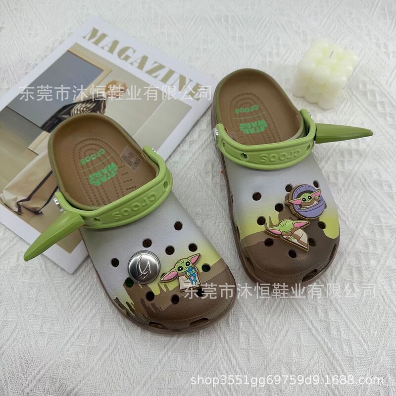 26 new cute planet Yoda simple and comfortable beach shoes, durable outdoor clogs, versatile and fashionable sandals 26 new cute planet Yoda simple and comfortable beach shoes, durable outdoor clogs, versatile and fashionable sandals