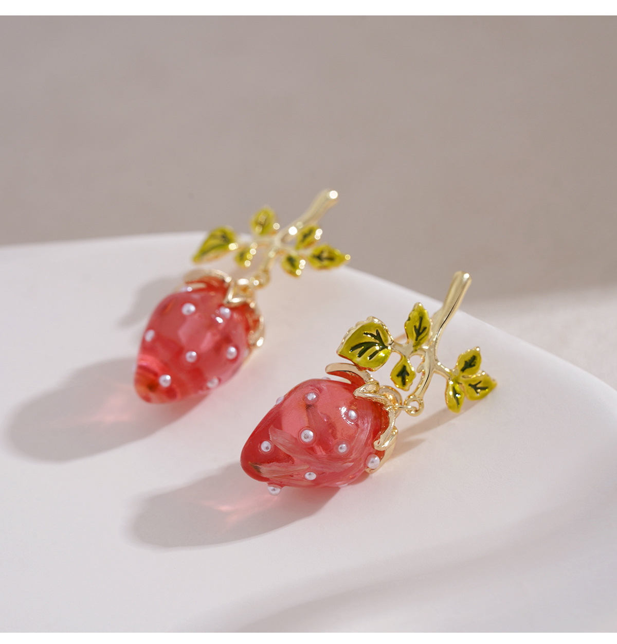 10g Weight Alloy Ear Needle Material Drop Earrings Classification 1 Pair Quantity Daily, Date Occasion Acrylic Material Strawberry Pattern Women's Gender Sweet Style 1 Pair Sweet Strawberry Arylic Drop Earrings 4