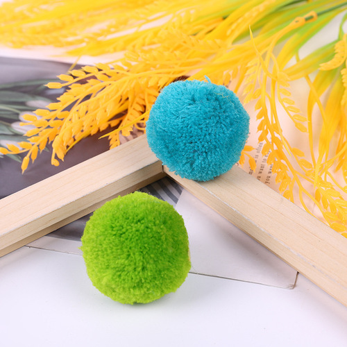 Amazon's new 4cm cashmere funny cat ball solid color fur ball Christmas clothing accessories pet cat toys