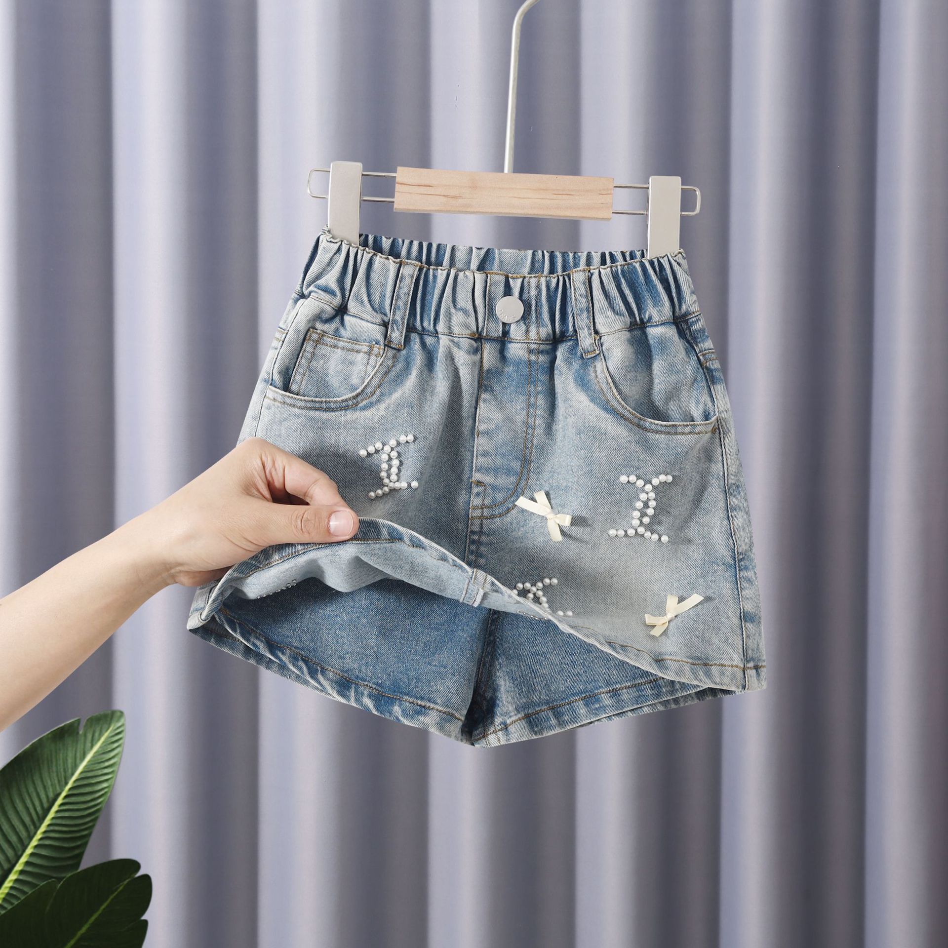 Niñas jeans de verano 2025 nuevo estilo extranjero para niños de verano falda delgada para niños grandes vestidos de pantalón