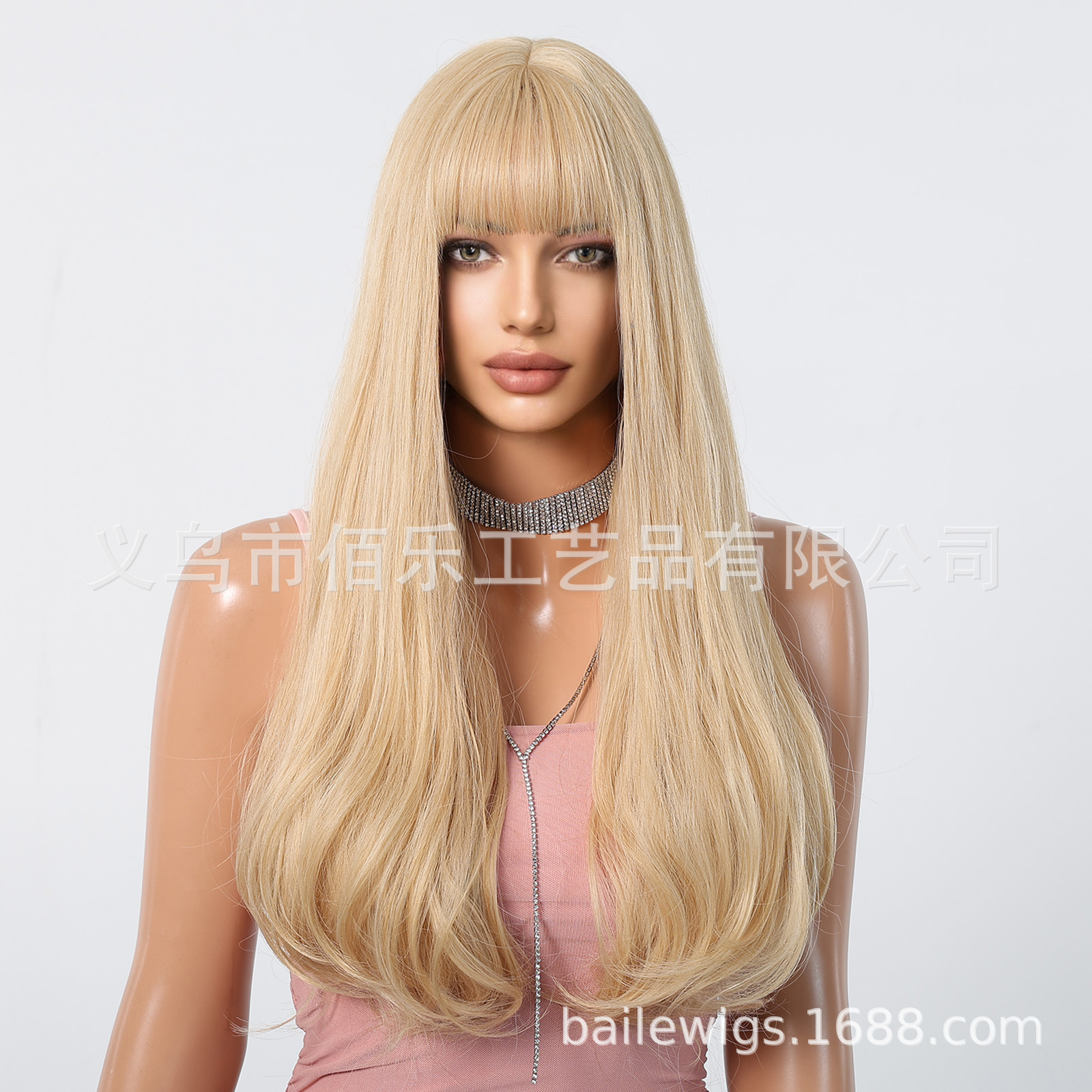 Popular peluca dorada Mediados de longitud flequillo natural largo pelo rizado moda femenina moda fabricante blanco en stock pelucas