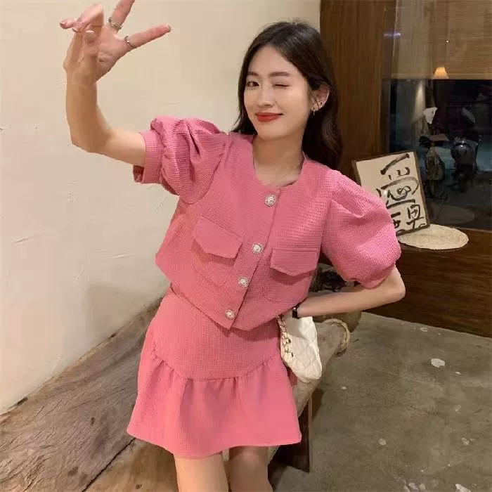 Внешняя торговля Трансграничная 2025 темпераментная светская львиная рубашка с рукавами пузырьков топ с высокой талией и плиссированной юбкой из двух частей