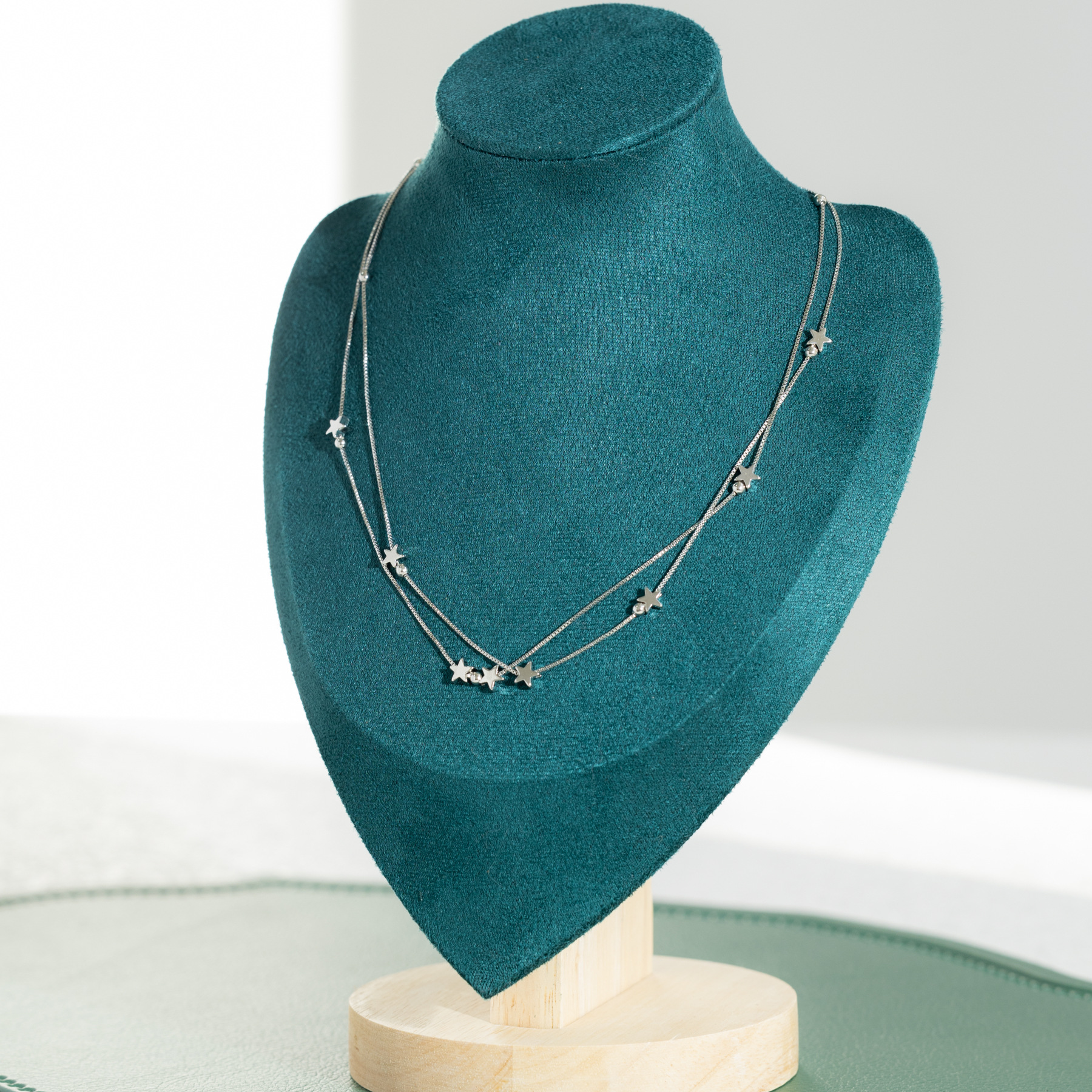 New style accessories, light luxury, niche design, star necklace, daily fashion, women's collarbone chain, neck chain_voghion.com