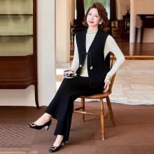 跨境新款气质妈妈秋冬装三件套马甲背心小香风开衫打底衫百塔套装