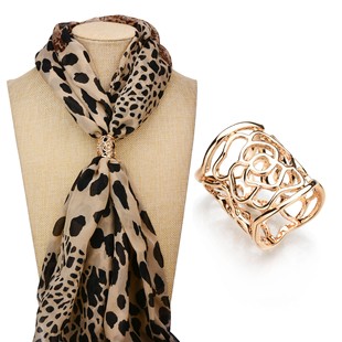 Cross-border accessories Europe and the United States popular gold-plated hollow rose scarf buckle shawl buckle square scarf buckle wholesale