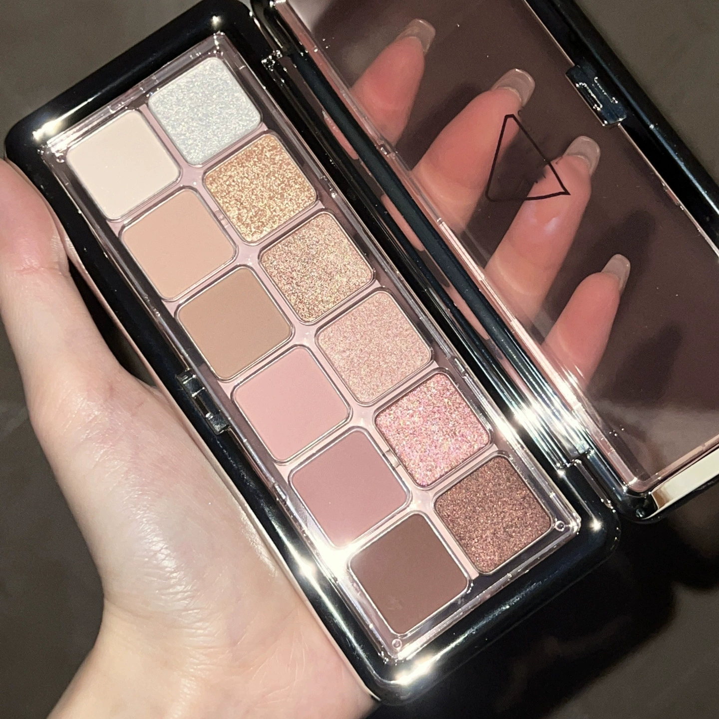 Палетка теней для век SunsetBeauty эмоциональная рамка Twelve — 12 цветов, слабокислотные оттенки молочно-чайного и абрикосового земли tones