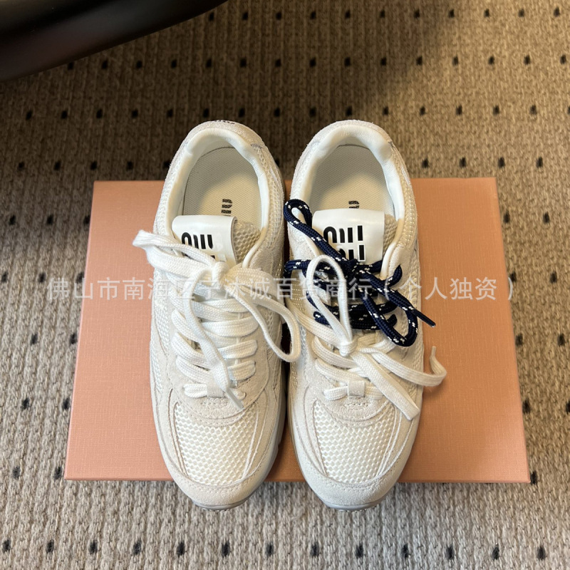 2025 新レトロカラーラビングダッドシューズ女性 MIU 共同ブランド道徳トレーニングシューズカラーダブルレースアップ厚底スポーツシューズ|undefined