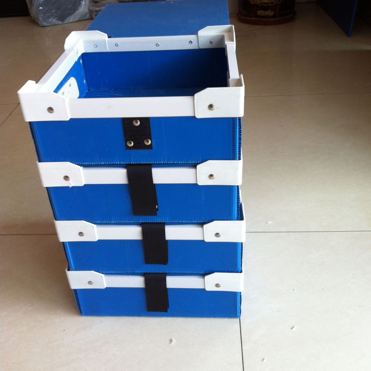 兰色中空板加白色配件式骨架箱 万通板折叠式周转筐