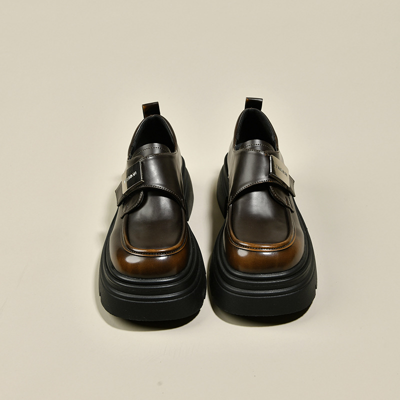 2024 Primavera de moda nuevos zapatos de suela gruesa de tacón grueso de una sola capa de Velcro mocasines de estilo británico zapatos de cuero de aumento de altura de todo fósforo