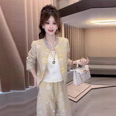 ファッションスーツの女性2025夏の新型の洋気はやせています。