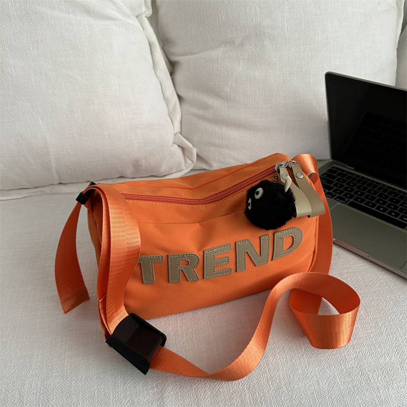 Bolsas de moda de tendencia de primavera 2024 nuevas bolsas deportivas de lujo ligero coreano de gran capacidad para salir