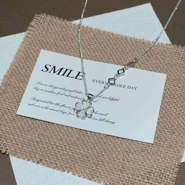 Titanium Steel White Four-Leaf Clover Necklace for Women, Light Luxury Niche High-End Clavicle Chain, Niche Mother's Day Wholesale