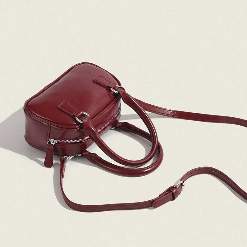 2025 New Red Underarm Bag For Women Korean Style Niche Design Small Square Handbag Luxury Crossbody Bowling Bag - Thumbnail 2