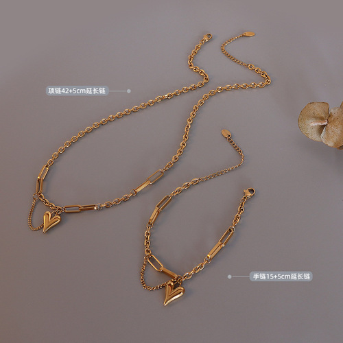 Elegant European and American Style Heart Love Necklace Instagram Style Set of Earrings and Necklace, Titanium Steel 18k Gold Heart Earrings and Necklace Set