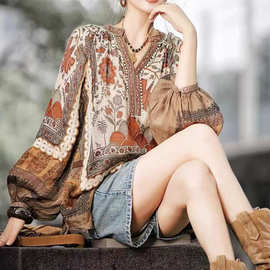 2025新款宽松印花棉麻上衣女民族风复古V领亚麻遮肉高难度小衫潮