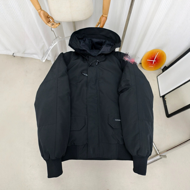 New 2050m Chilliwack pilot jacket down jacket for men, white duck down coat with hood