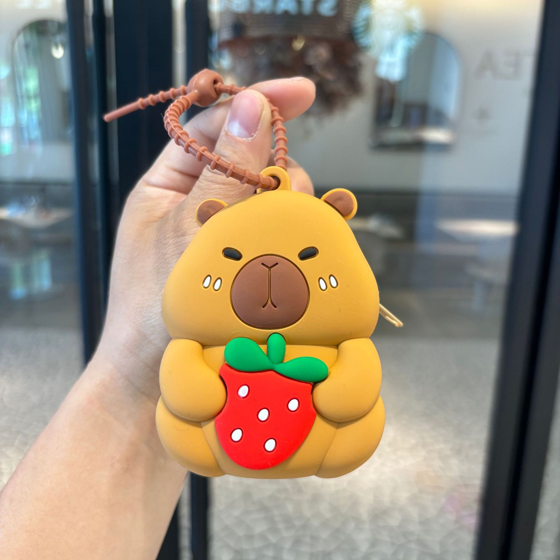 サンリオの小銭入れのキーホルダーが可愛いです。