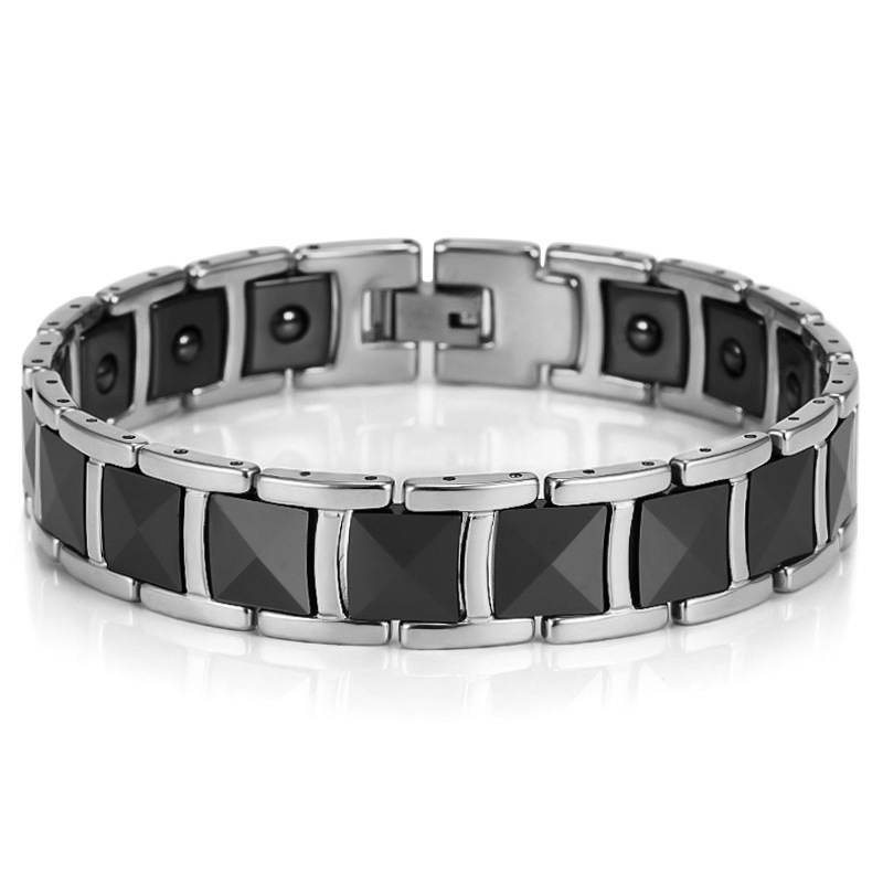 Joyería europea y americana de acero inoxidable con cerámica negro pirámide forma niños imán pulsera simple joyería al por mayor
