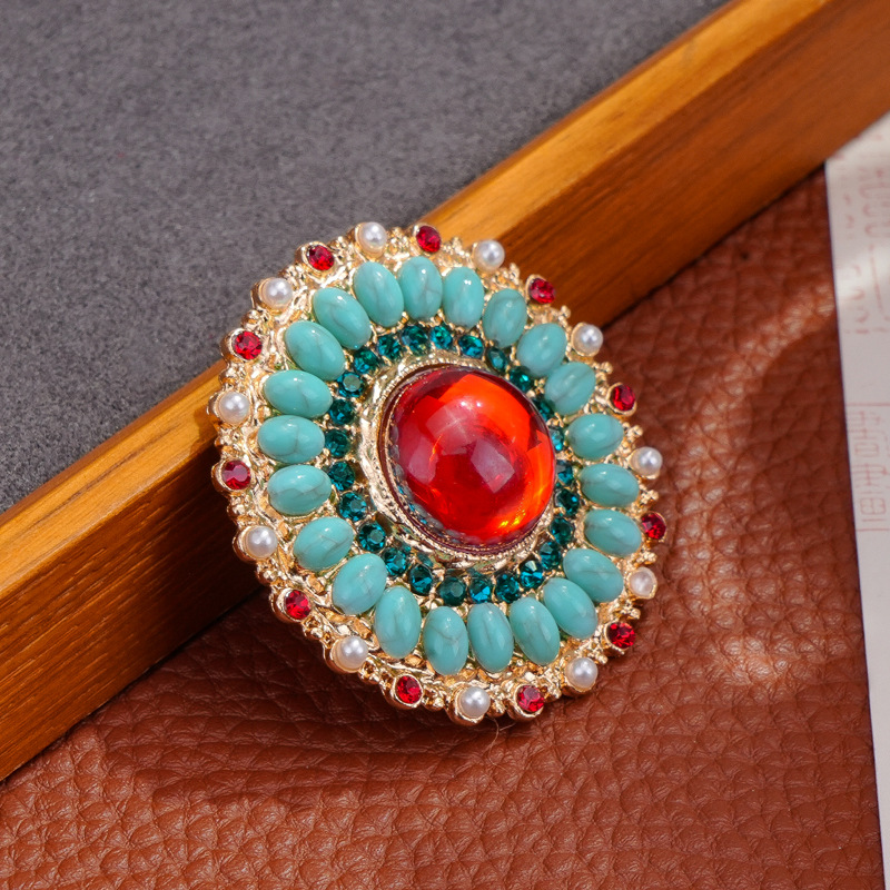 European and American court ruby brooch women's retro three-dimensional sunflower corsage clothing pin accessories brooch