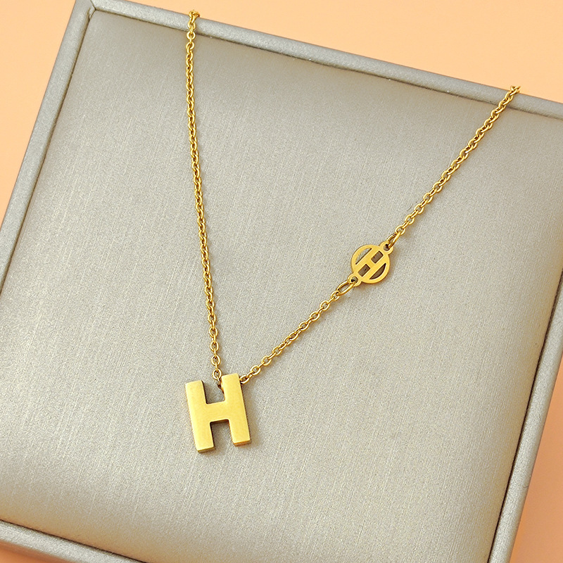 Acero de titanio elegante luz de lujo chapado en oro exquisito collar sin desvanecimiento de las mujeres del todo-fósforo de moda Red Cadena de clavícula de moda fábrica