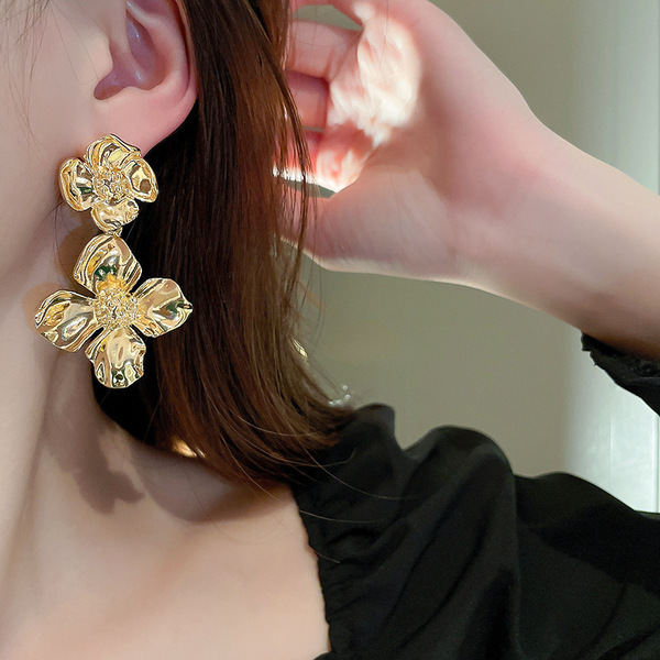 fashionable earrings