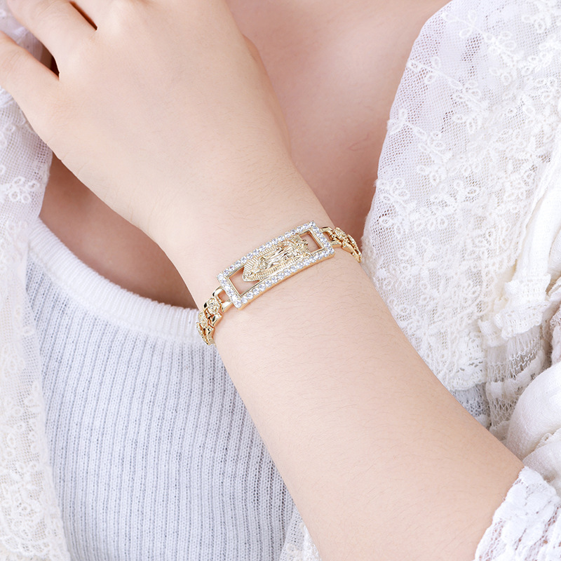 Xuping Europa y los Estados Unidos transfronterizos aleación de cobre 14k color incrustado de zircon nicho personalidad pulsera de botón de langosta mujer