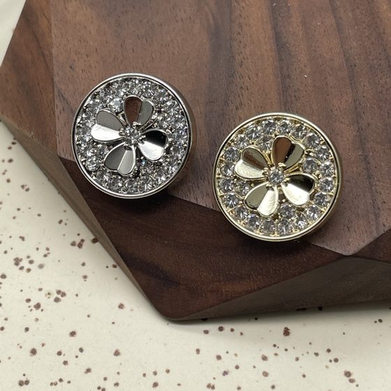 Round metal button four-leaf clover diamond-embedded small fragrance hand-stitched buckle suit shirt woolen coat fashion button