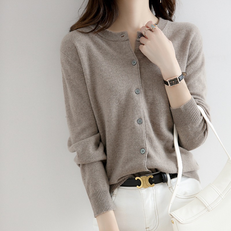 Demi-season cardigan with a round collar
