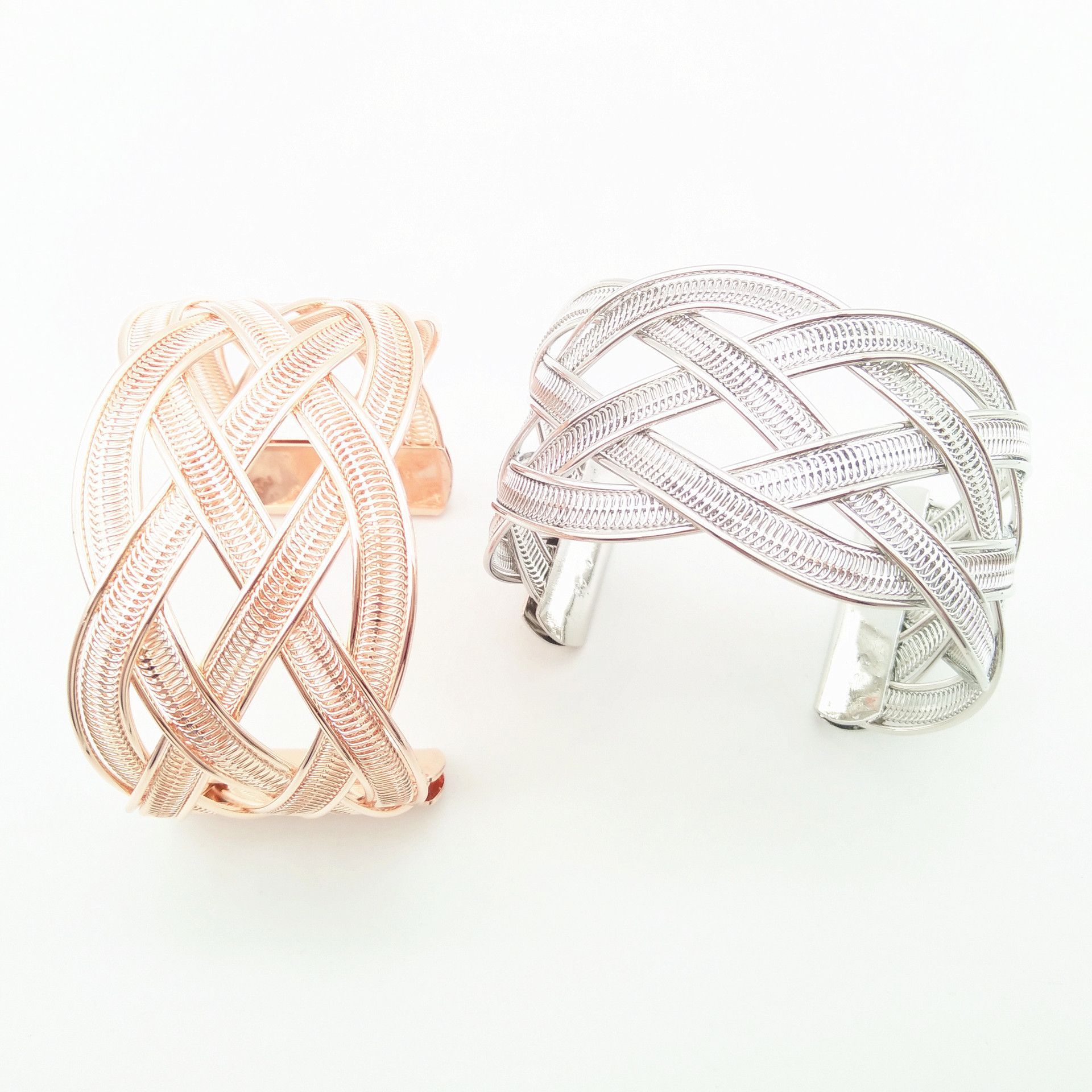 Super amplia superficie tejida malla de superficie abierta pulsera Internet celebridad pulsera hueco moda retro elegante fábrica al por mayor