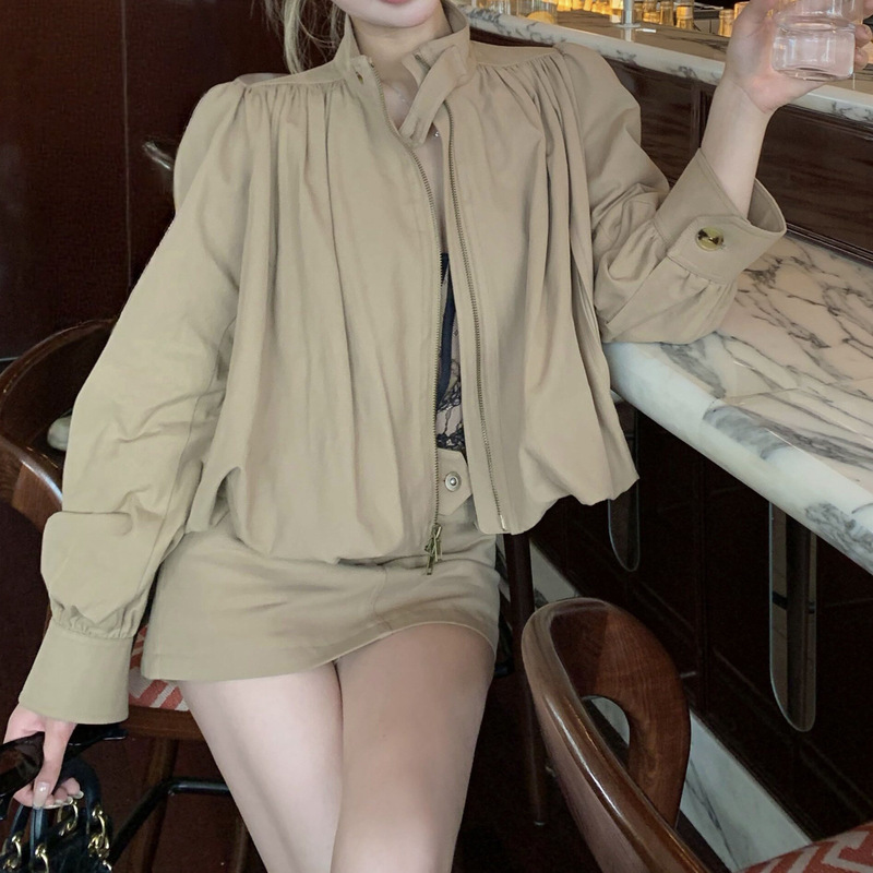 2026 Autumn New Short Cape Trench Coat for Women with Unique Design, Puff Sleeves, and Pleated Jacket Top 2026 Autumn New Short Cape Trench Coat for Women with Unique Design, Puff Sleeves, and Pleated Jacket Top