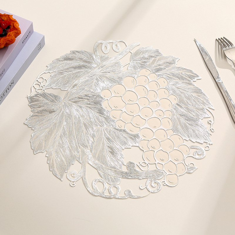 Nuevo tapete de mesa de uva creativo, mantel de PVC hueco de uva personalizado de Amazon, mantel de aislamiento térmico de comida occidental de alta calidad