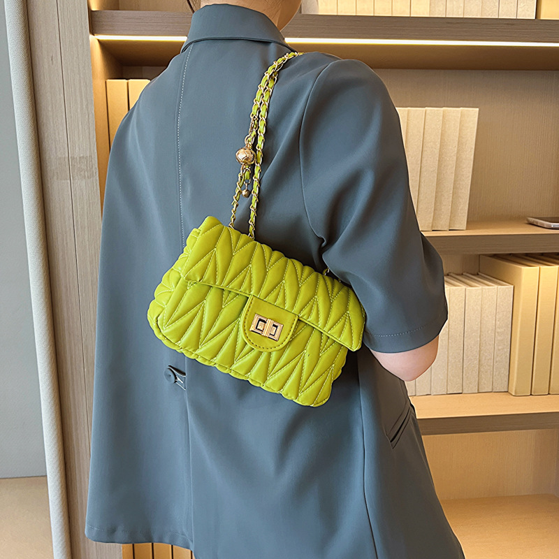 Small fragrant style bag women's bag 2023 new diamond embroidery thread chain bag small gold ball texture foreign style single shoulder crossbody bag_voghion.com