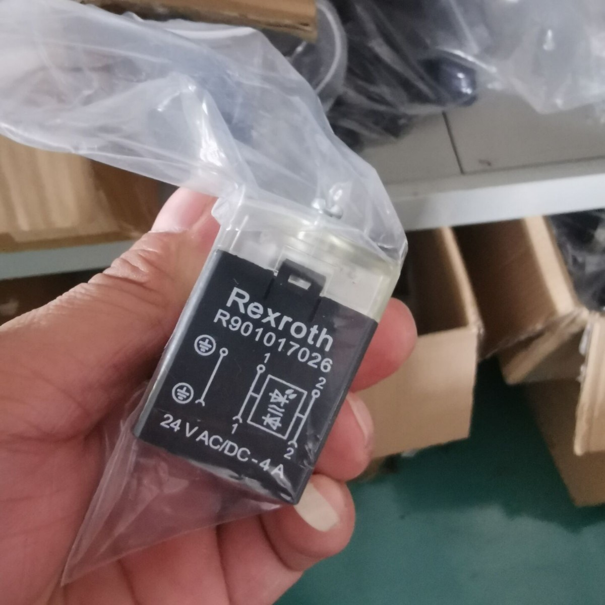 Rexroth 力士乐系列 电磁阀 比例阀配套插头 R901017026 带灯插头