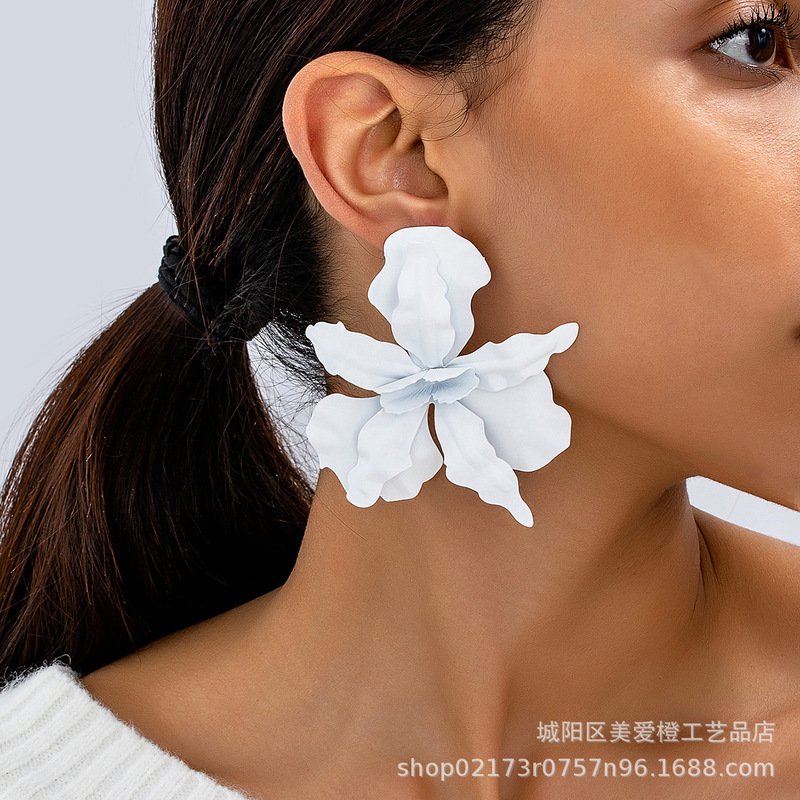 Pleated Lacquered Flower Earrings Are Suitable for Streetwear, Pendants, Parties, Various Occasions, Vacation Style, and Ethnic Style Earrings