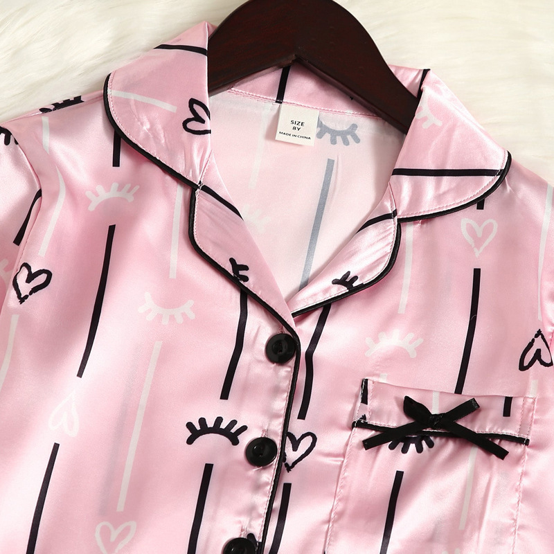 2025 primavera y verano nuevo estilo traje de pijama para niños de manga larga cardigan para niños de mediana edad, ropa de hogar cálida de seda de imitación, niña de otoño